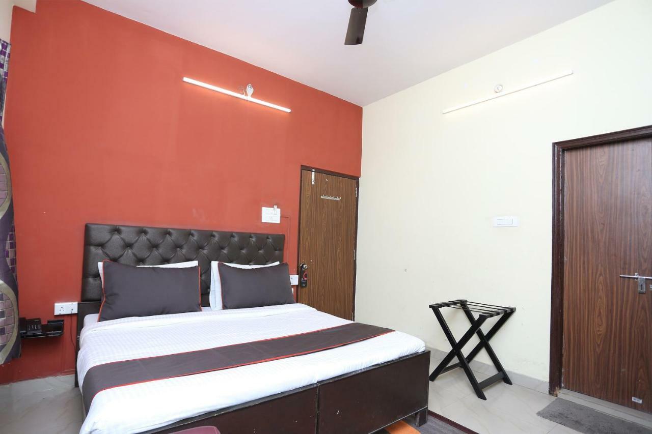 Hotel Aparajita Benares Buitenkant foto