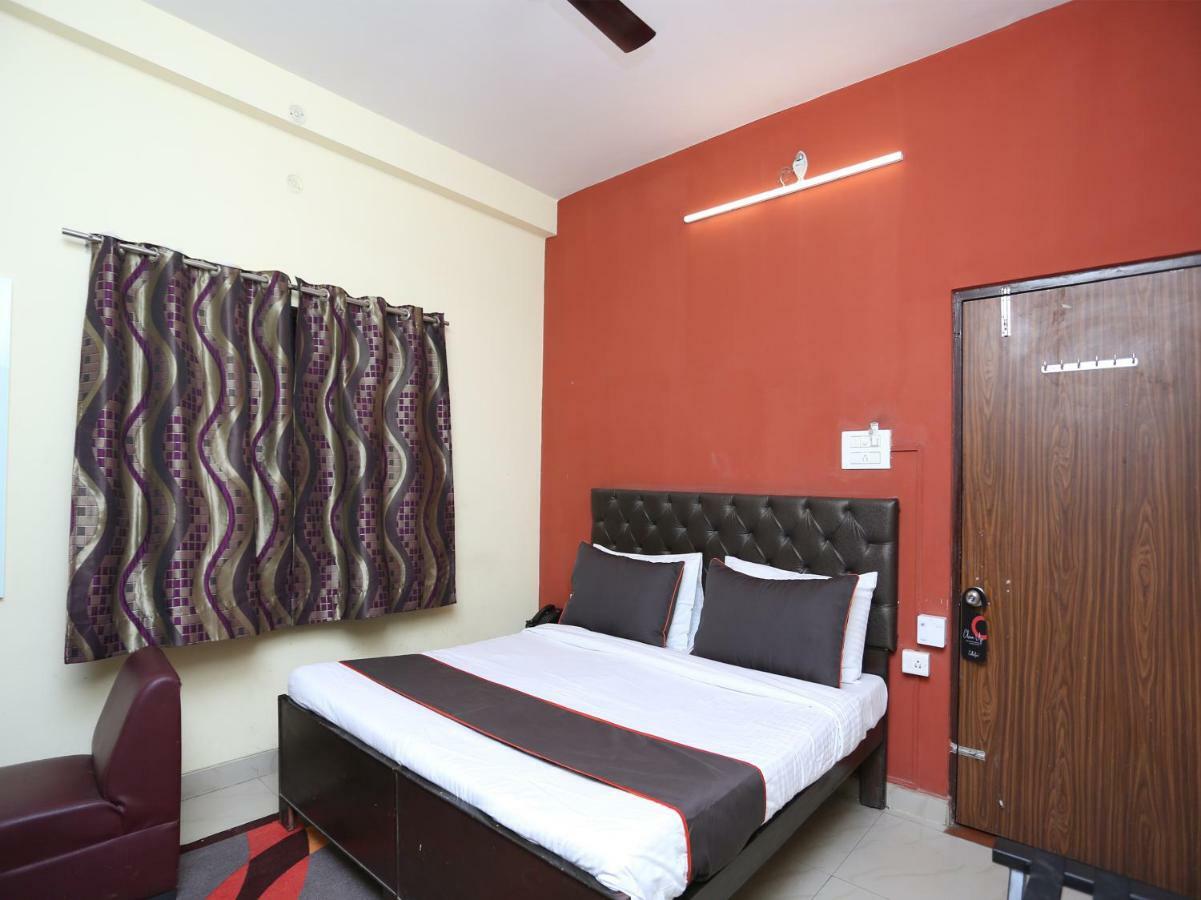 Hotel Aparajita Benares Buitenkant foto